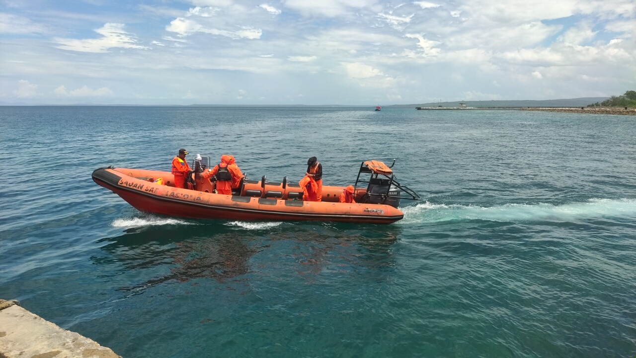 Tim Rescue SAR Baubau Bantu Nelayan yang Alami Mati Mesin Diperairan Batuatas