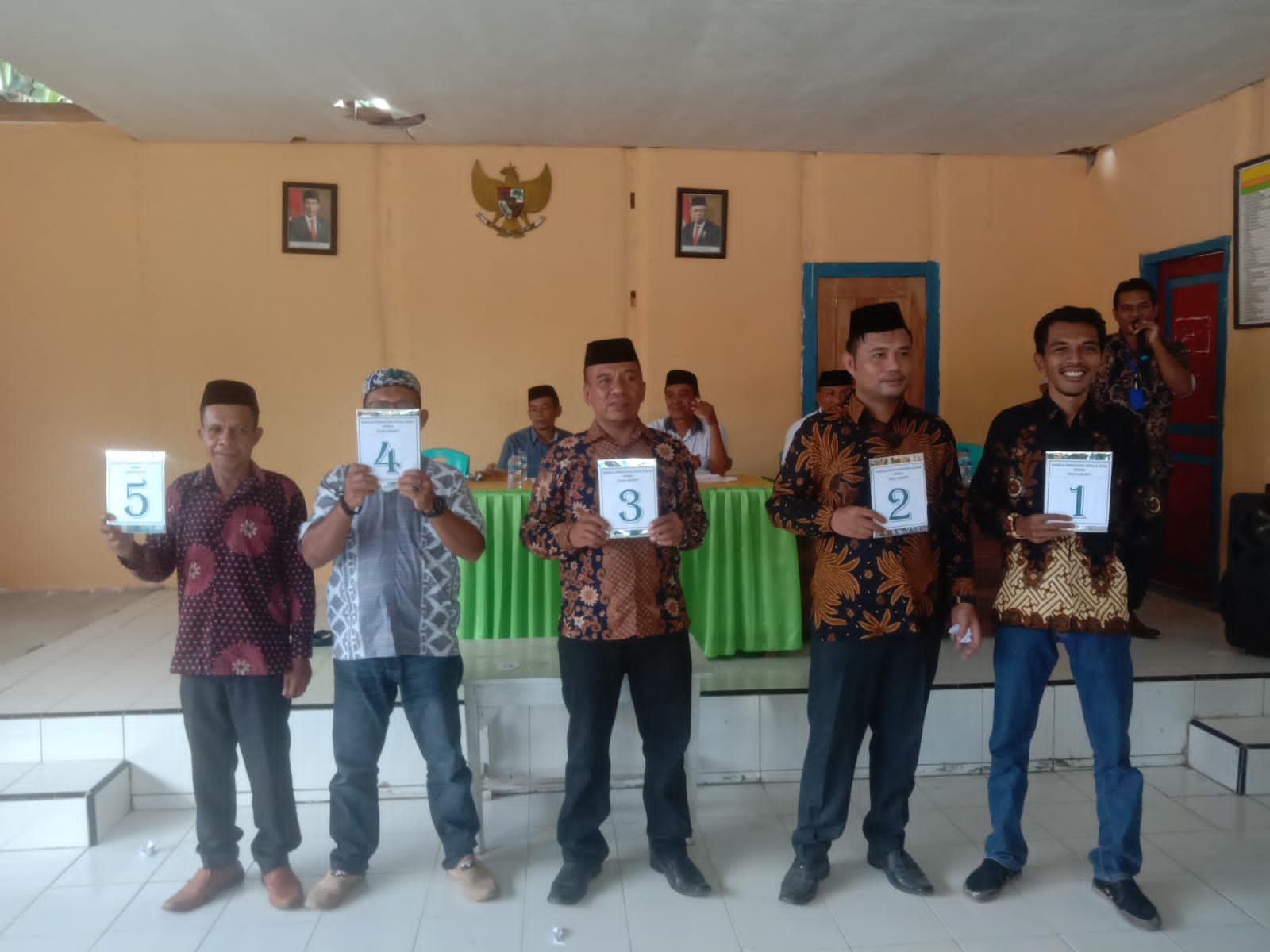 Usai Ditetapkan, Lima Calon Kepala Desa Labunti Cabut Nomor Urut