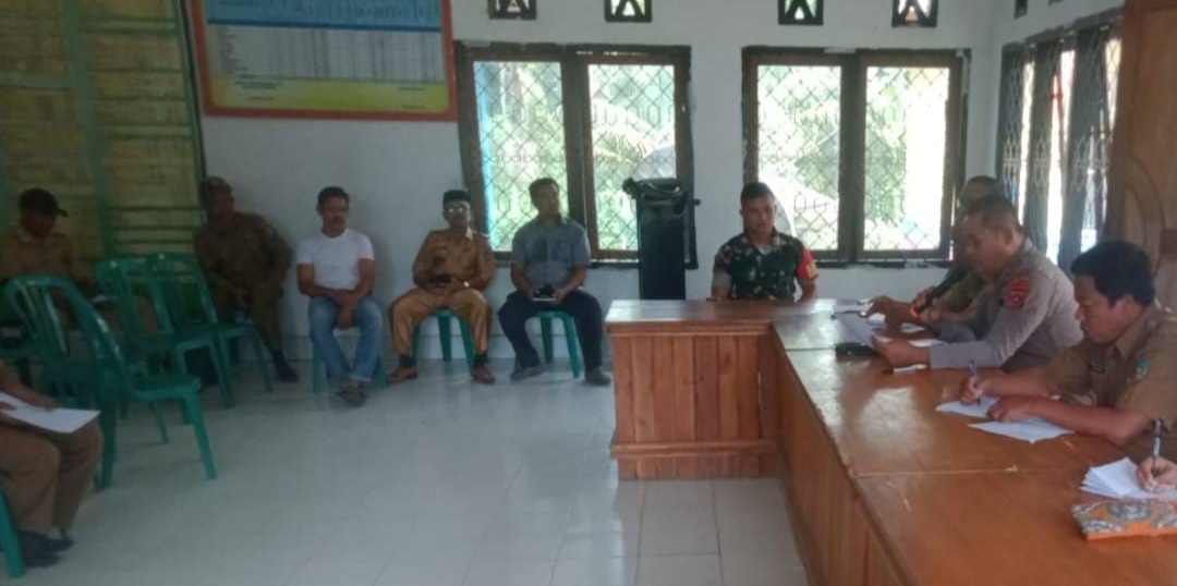 Kapolsek Benua Hadiri Rapat Lomba Desa, Kanit Sabhara Gelar Patroli