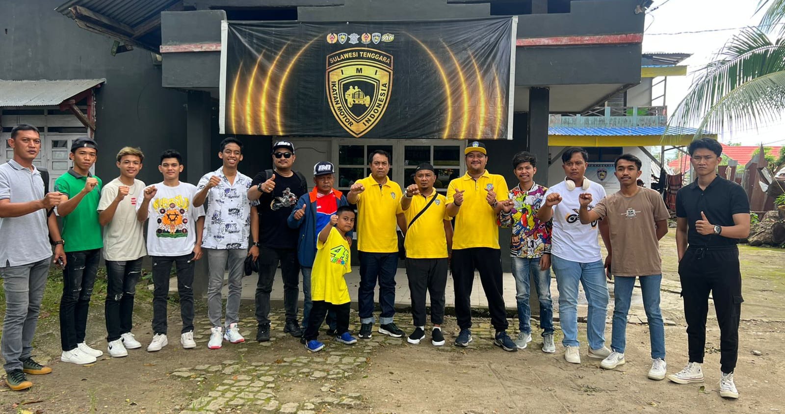 Pra PON Jabar, KONI Sulawesi Tenggara Lepas Kontingen 8 Atlet Balap Motor