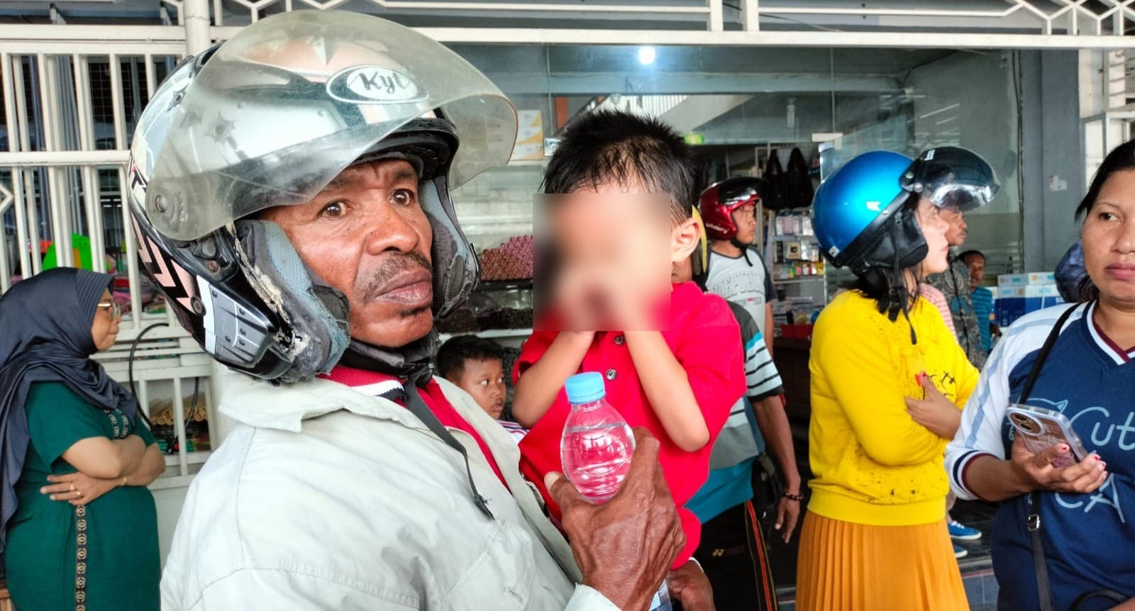 Proses Penyelamatan Balita Terjebak dalam Mobil di Muna Berlangsung Dramatis