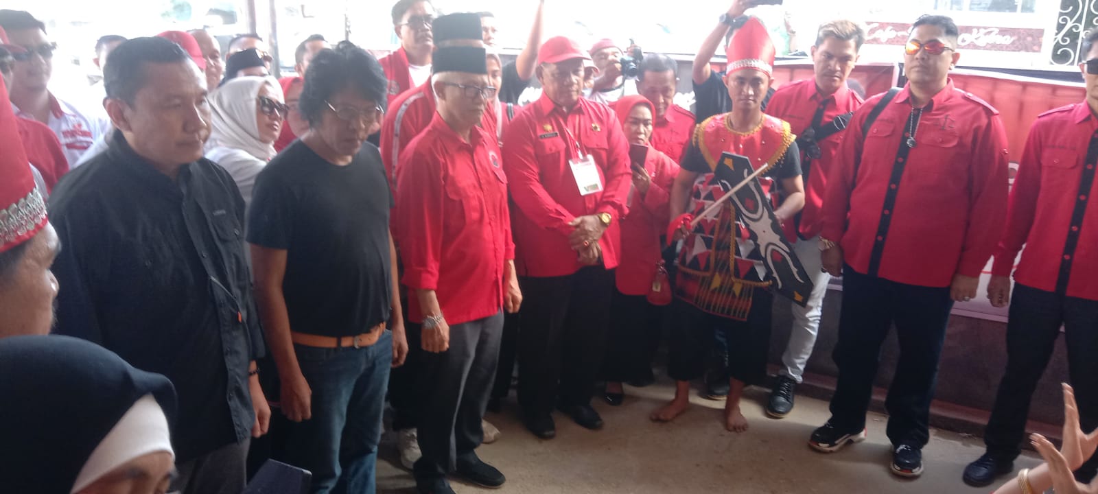LA Dampingi Adian Napitupulu Resmikan Posko Pemenangan Ganjar Pranowo di Sulawesi Tenggara
