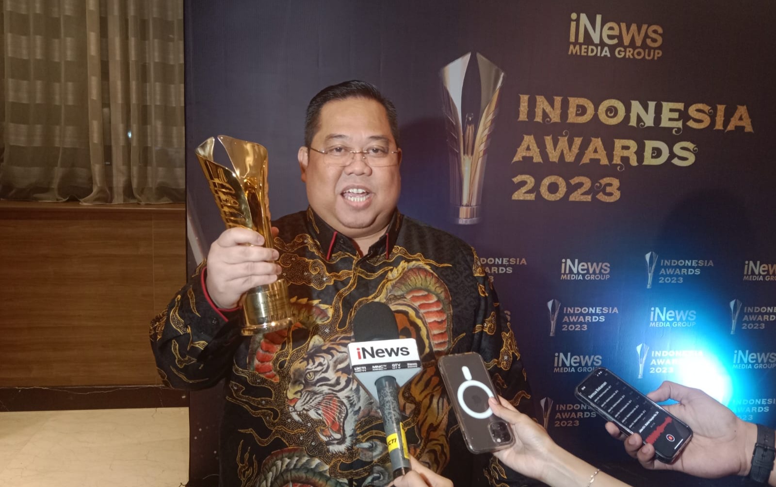 Kadin Sulawesi Tenggara Terima Penghargaan Indonesia Award 2023