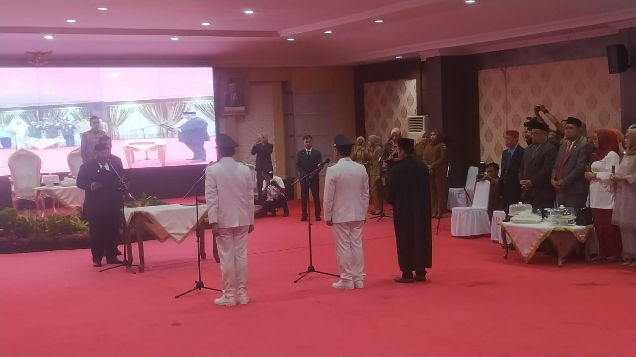 Gubernur Ali Mazi Resmi Lantik Sukamto Toding Pj Bupati Kolut dan La Ode Mustari di Buton