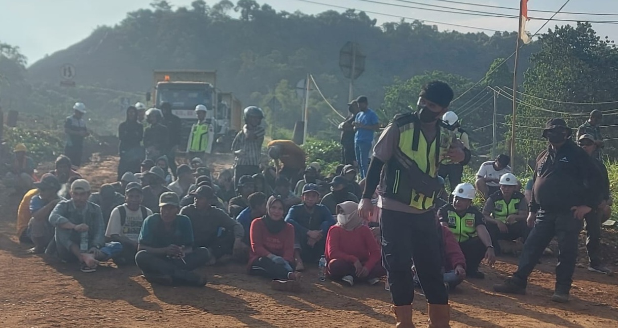 Ratusan Masyarakat Morowali Tuntut Ganti Rugi Tanaman Tumbuh di PT Hengjaya Mineralindo