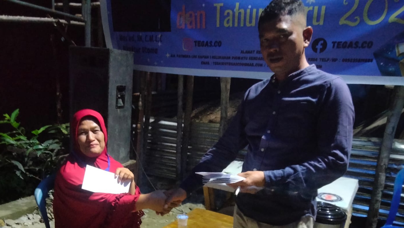 Gelar HUT ke-9, Tegas.co Serahkan Bantuan UMKM dan Tandon Air di Dua Kelurahan