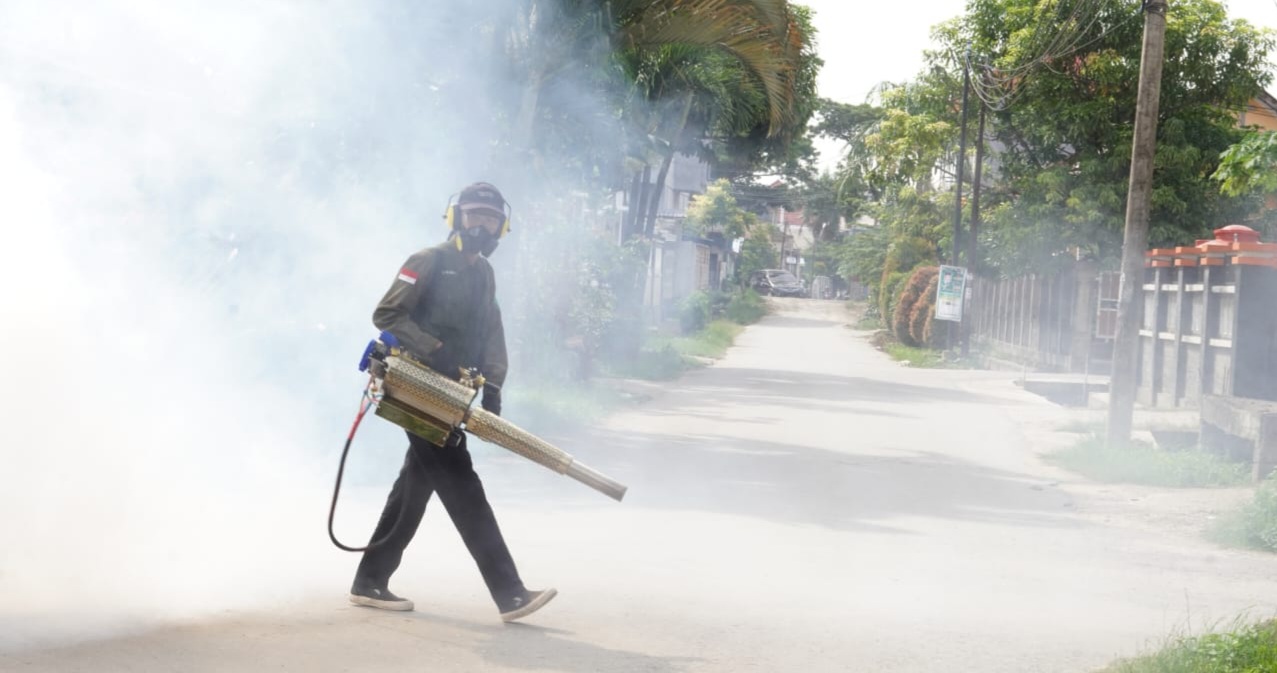Cegah Penyakit Demam Berdarah, FPRB Sulawesi Tenggara Gencarkan Fogging