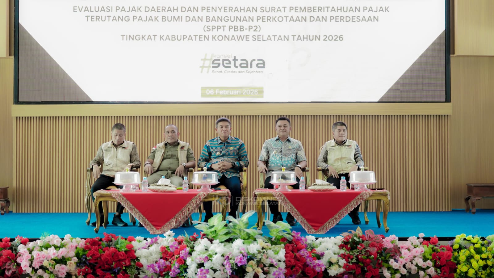 Optimalkan PAD, Bapenda Konsel Serahkan Surat Pemberitahuan Pajak Terutang PBB-P2 2026