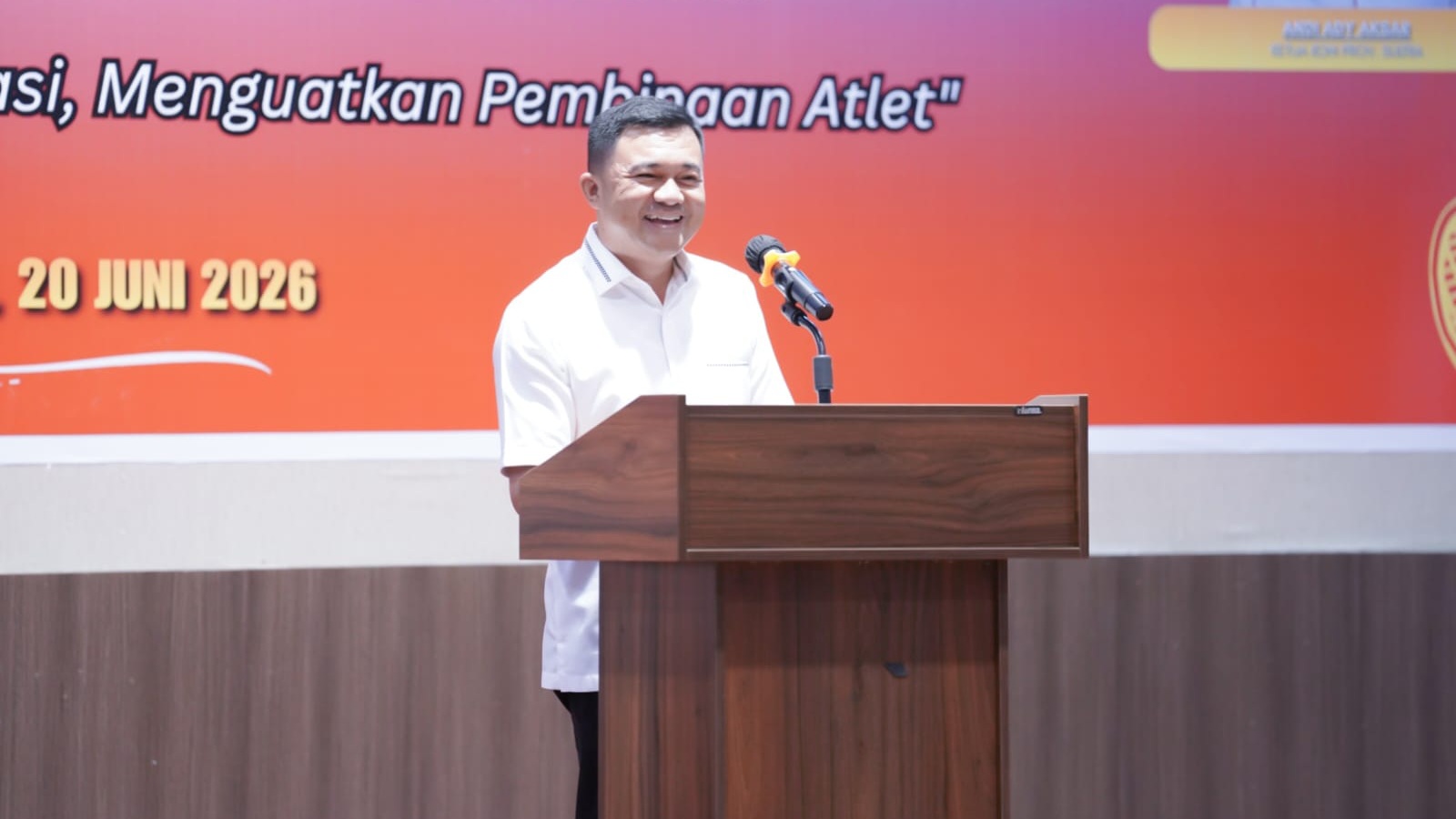 Wakil Bupati Wahyu Imran Resmi Pimpin KONI Konawe Selatan