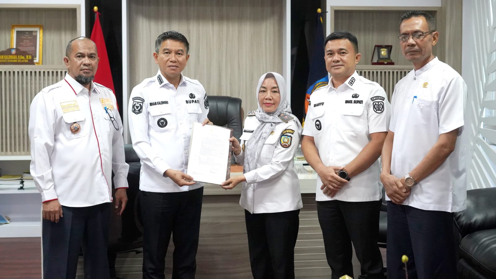 Bupati Irham Kalenggo Tunjuk Narlian Jadi Plh Sekda Konsel
