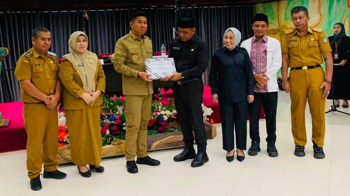 Bupati Konsel Serahkan KUPA-PPAS Perubahan 2026: Pendapatan Naik, Belanja Dipertajam untuk Program Prioritas