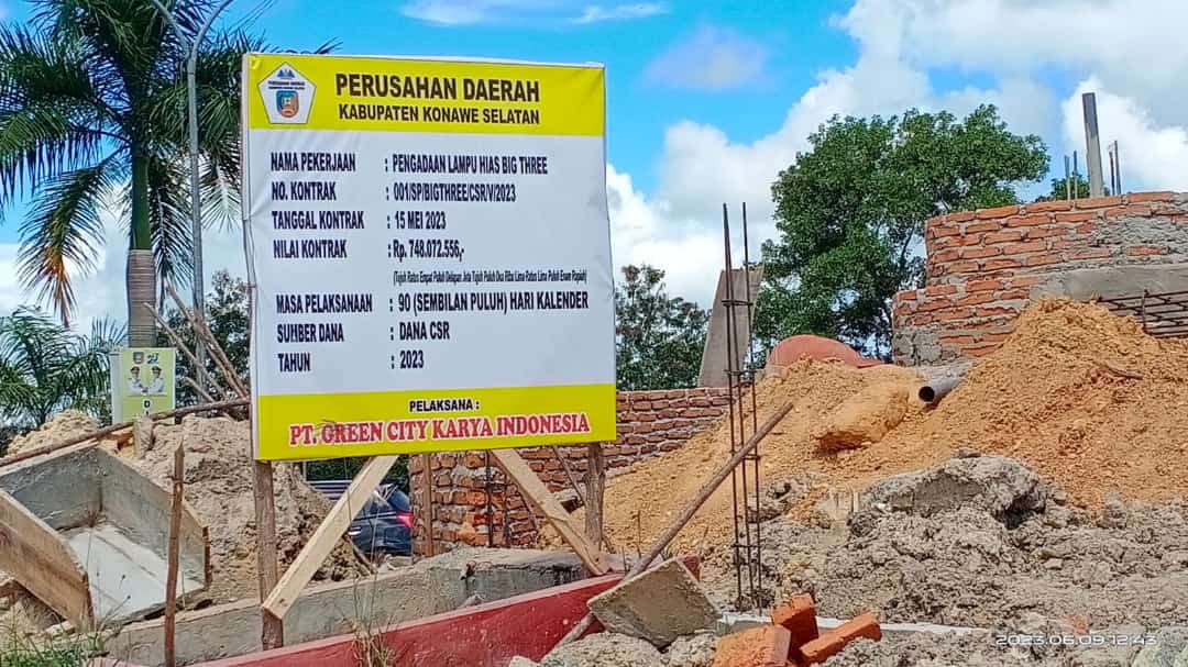 Perumda Konsel Bantah Pengerjaan Lampu Hias Big Three