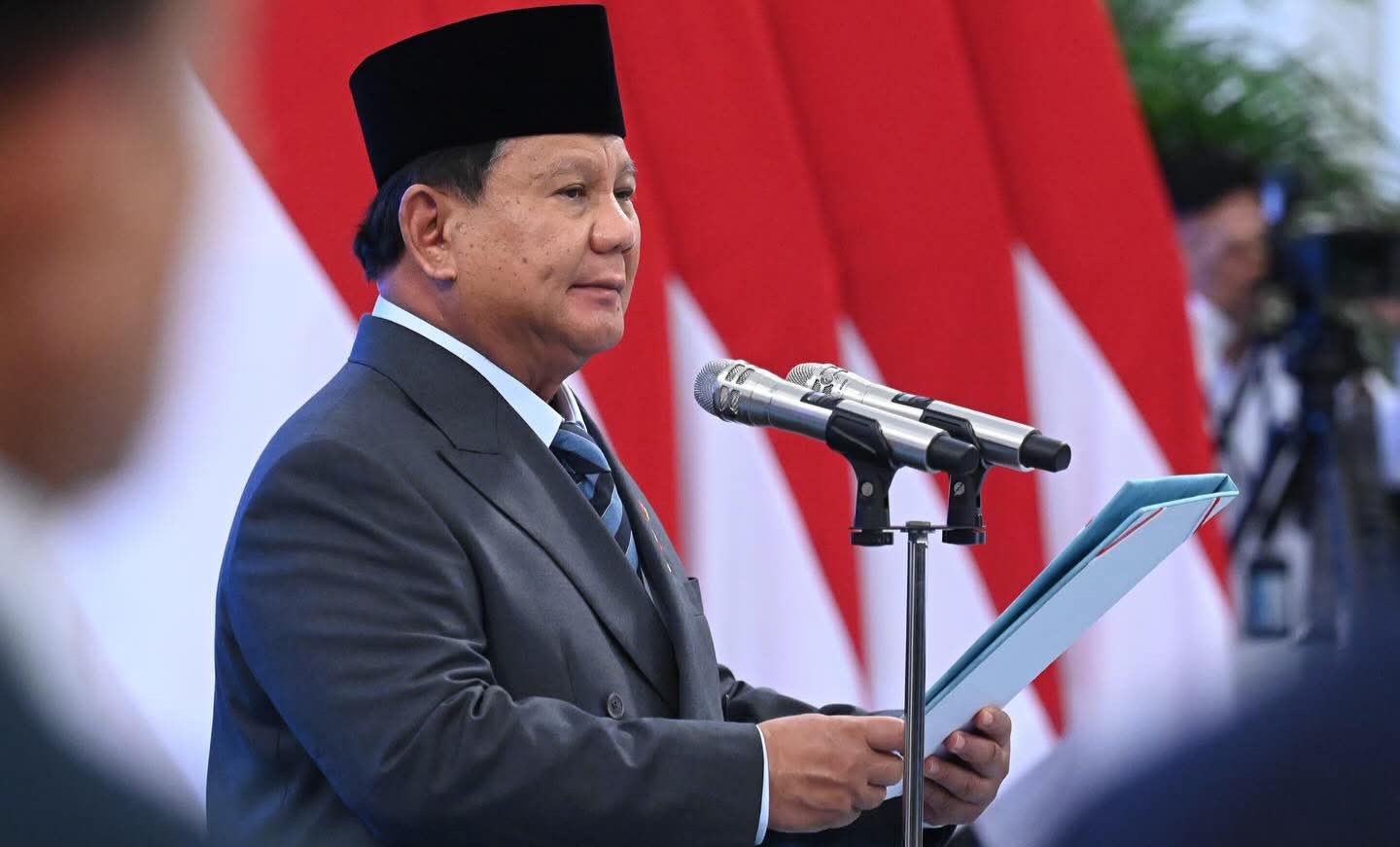 Presiden Prabowo Lantik Empat Menteri dan Satu Wakil Menteri