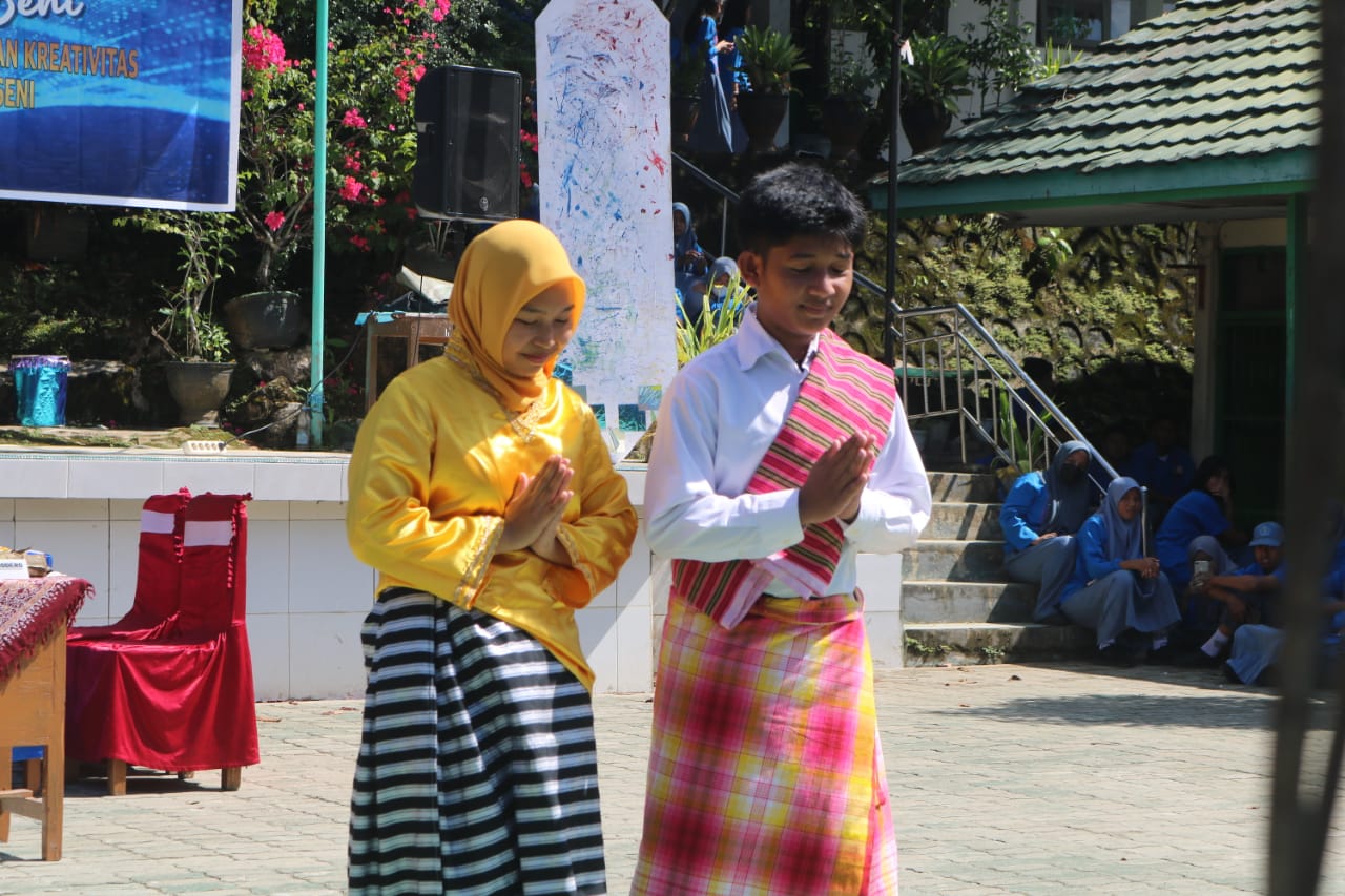 SMAN 1 Kendari Gelar Karya Seni dan Budaya