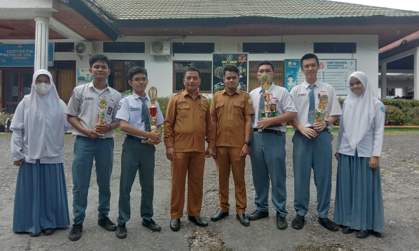 SMAN 1 Kendari Raih Juara Umum Gravitasi 2022, Ruslan: Alhamdulillah dan Terima Kasih Kepada Siswa