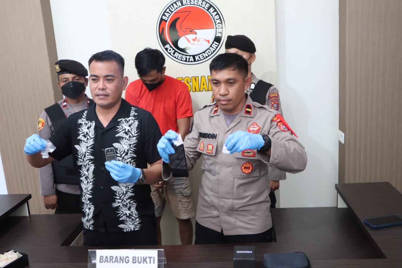 Satresnarkoba Polresta Kendari Berhasil Meringkus Terduga Pengedar Sabu di Rumah Kost