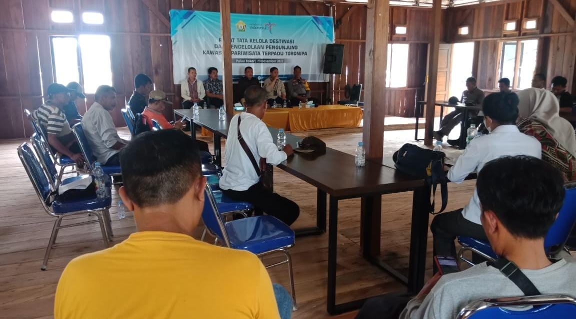 Tingkatkan Kualitas Layanan Pengunjung di Pantai Toronipa, Dispar Sultra Gelar Rapat Terpadu