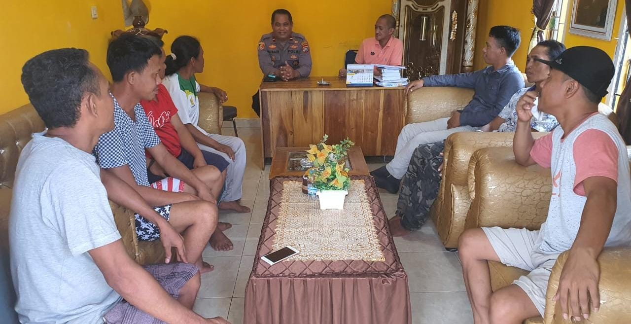 Pastikan Siskamtibmas Kondusif Jelang Pergantian Tahun, Polsek Benua Gelar Jumat Curhat di Horodopi