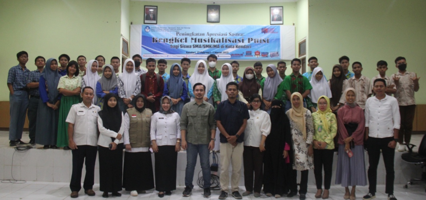 50 Siswa SMA Sederajat Kota Kendari Ikuti Bengkel Musikalisasi Puisi