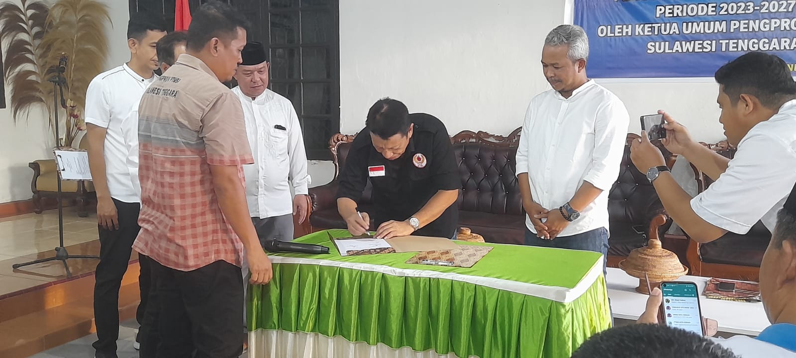 DR Tambunan Resmi Pimpin PTMSI Kota Kendari