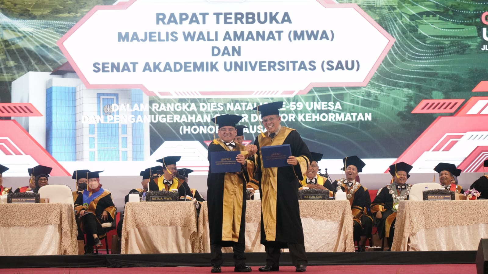 Sekjen Kemenkumham Terima Doktor Honoris Causa dari UNESA