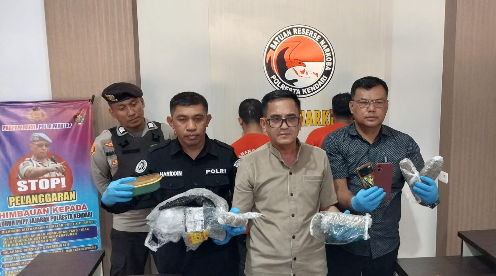 Polisi Kendari Tangkap Dua Tersangka Pemilik Ganja 1 Kilogram