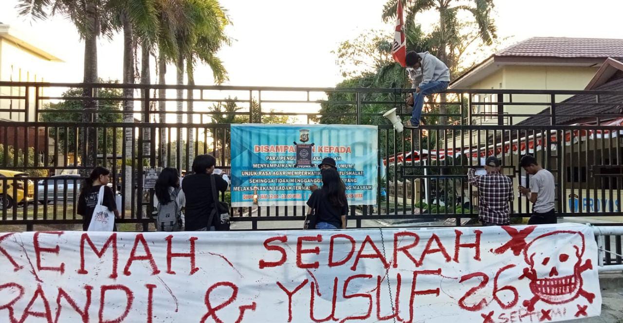 Jelang September Berdarah, GMNI Kendari Gelar Aksi Diam di Polda Sulawesi Tenggara