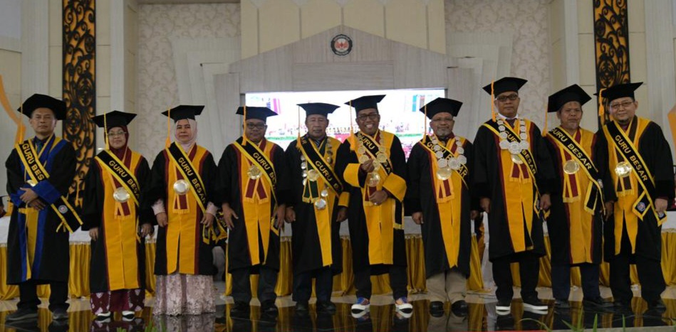 Prof Zamrun Kukuhkan 5 Guru Besar FMIPA UHO Kendari
