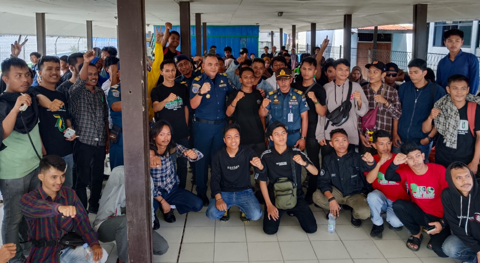 Bentuk Dukungan Generasi Muda, KSOP Kendari Berangkatkan Ratusan Kader HMI ke Kongres Pontianak