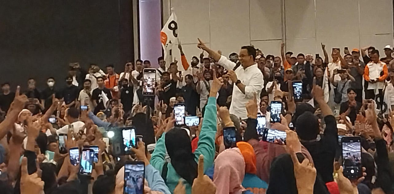 Kampanye di Kendari, Capres Anies Terima Keluhan Buruh, Petani dan Nelayan