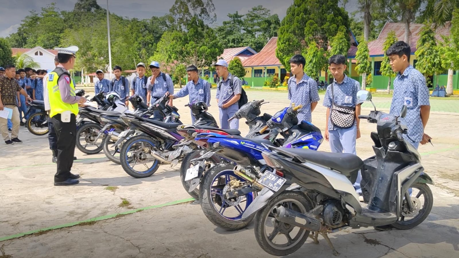 Belasan Motor Knalpot Bogar di SMAN 10 Konawe Selatan Terjaring Razia