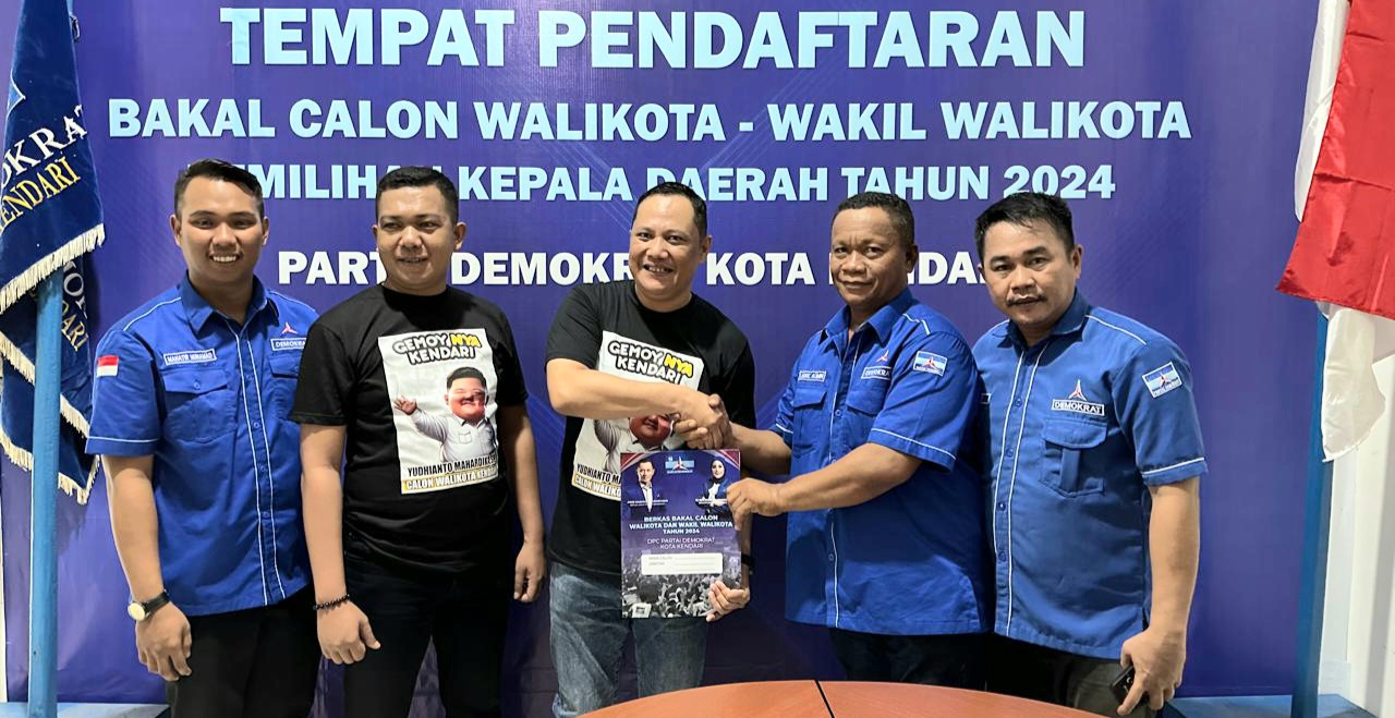 Bacalon Wali Kota Kendari Asmawa Tosepu - Yudhianto Mahardika Kompak Ambil Formulir di Demokrat