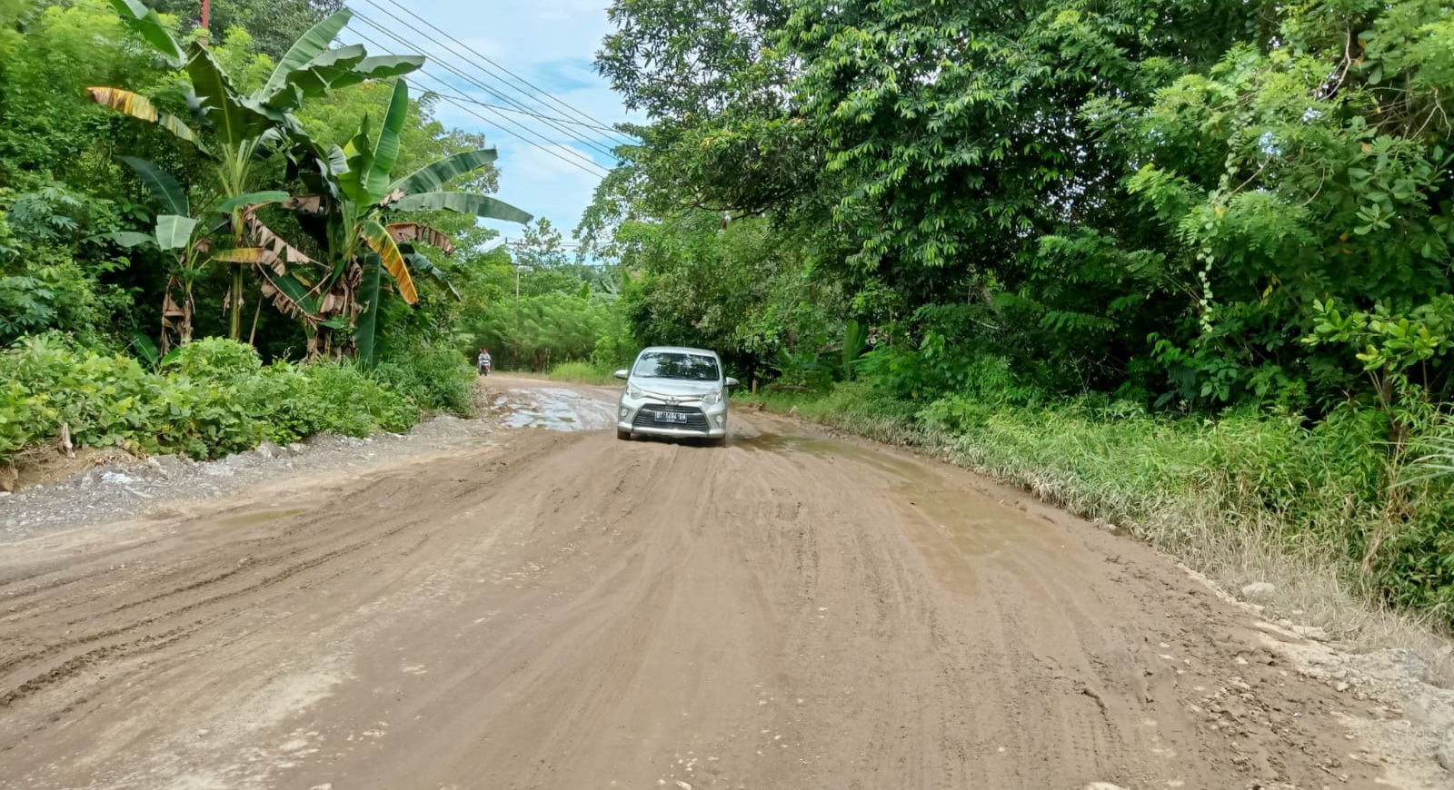 Pemerintah dan DPRD Sulawesi Tenggara Hanya Berjanji, Jalan Poros Andoolo - Tinanggea Rusak Parah