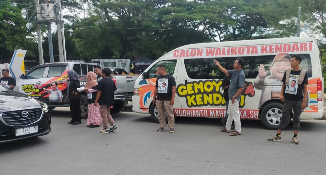 Si Gemoi Kendari Yudhianto Mahardika Gelar Jumat Berbagi Dibeberapa Titik di Kota Kendari