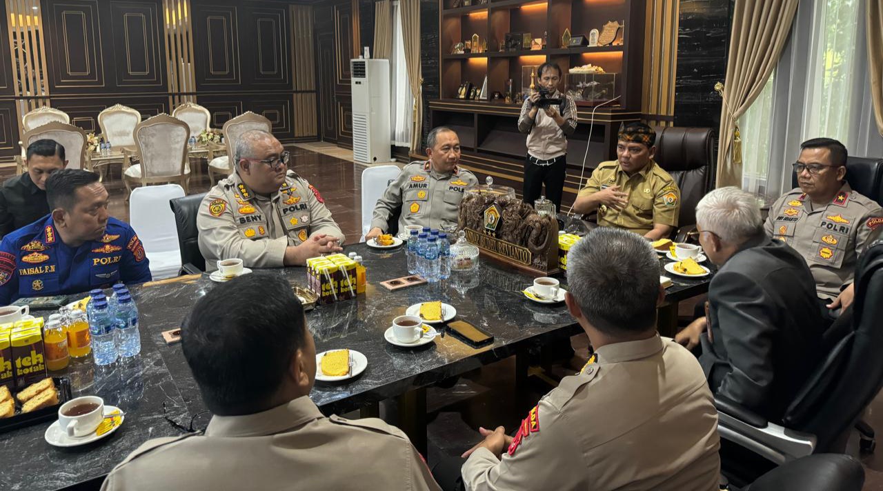 Jaga Sinergitas, Kapolda Silaturahmi ke Pj Gubernur Sultra