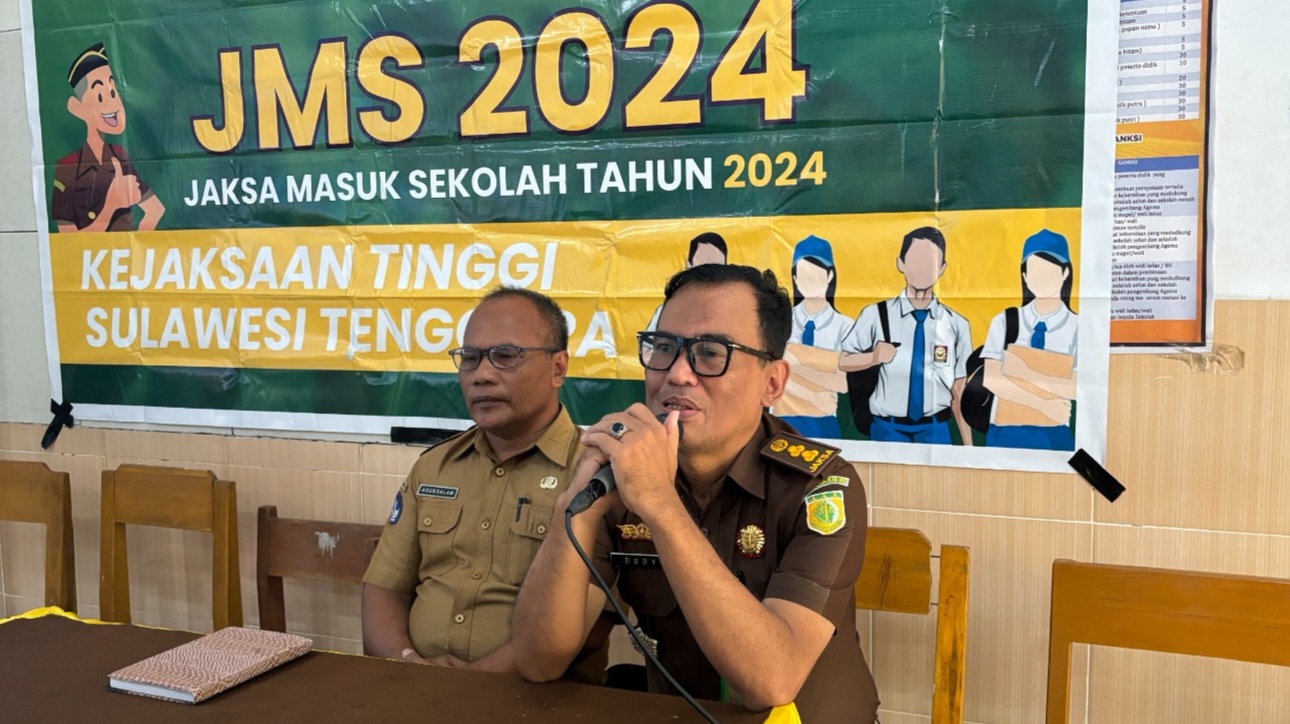 Gelar JMS di SMPN 19 Kendari, Penkum Kejati Sultra Edukasi Peserta dengan UU ITE dan Narkotika