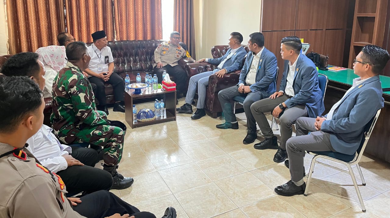 Pastikan Pendaftaran Cabup Cawabup Berjalan Lancar, Kapolres Cek Langsung Pengamanan di KPU Konawe Selatan