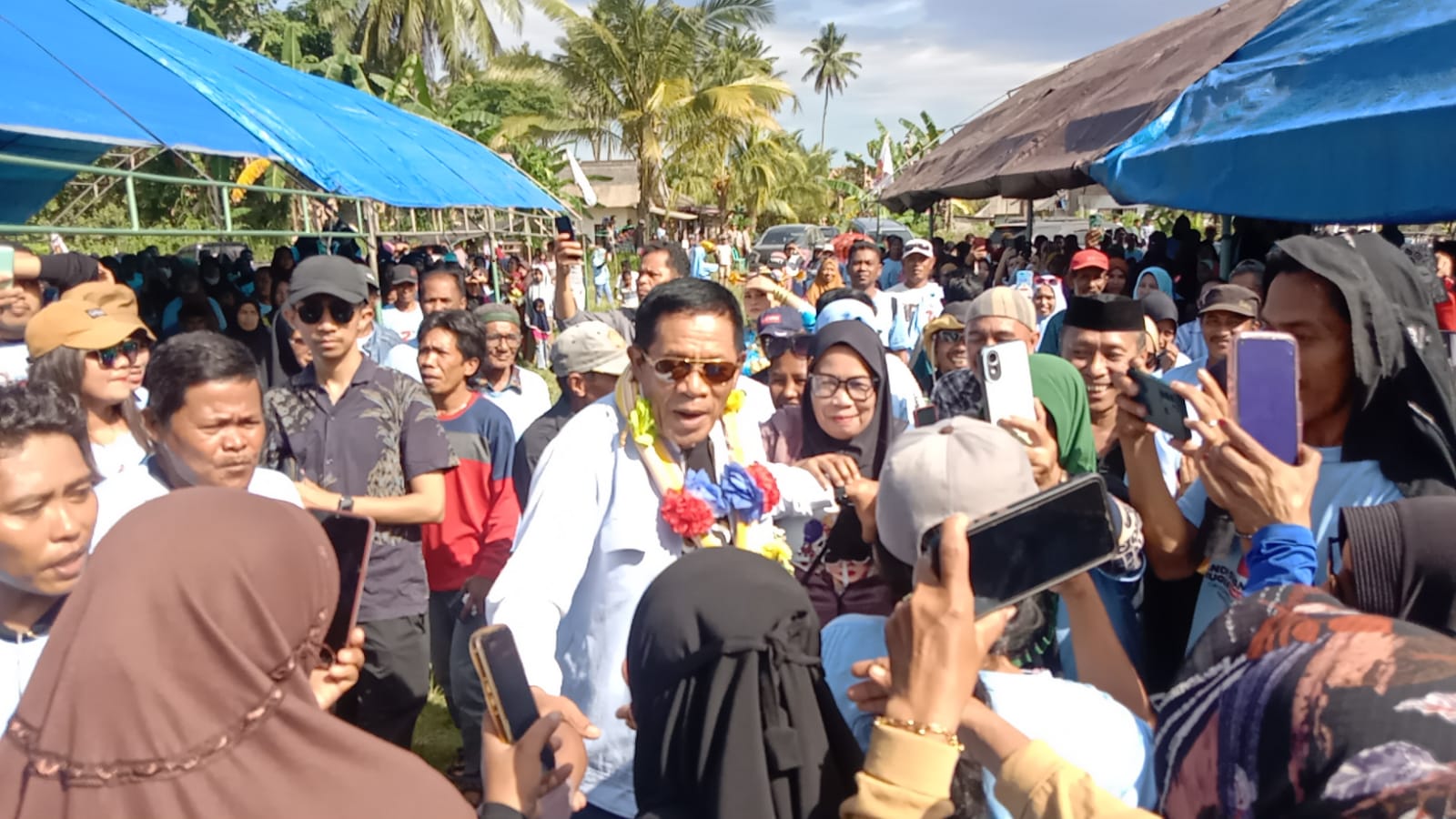 Kampanye di Kulisusu Buton Utara, ASR-Hugua Terima Aspirasi Jalan Provinsi Rusak Parah
