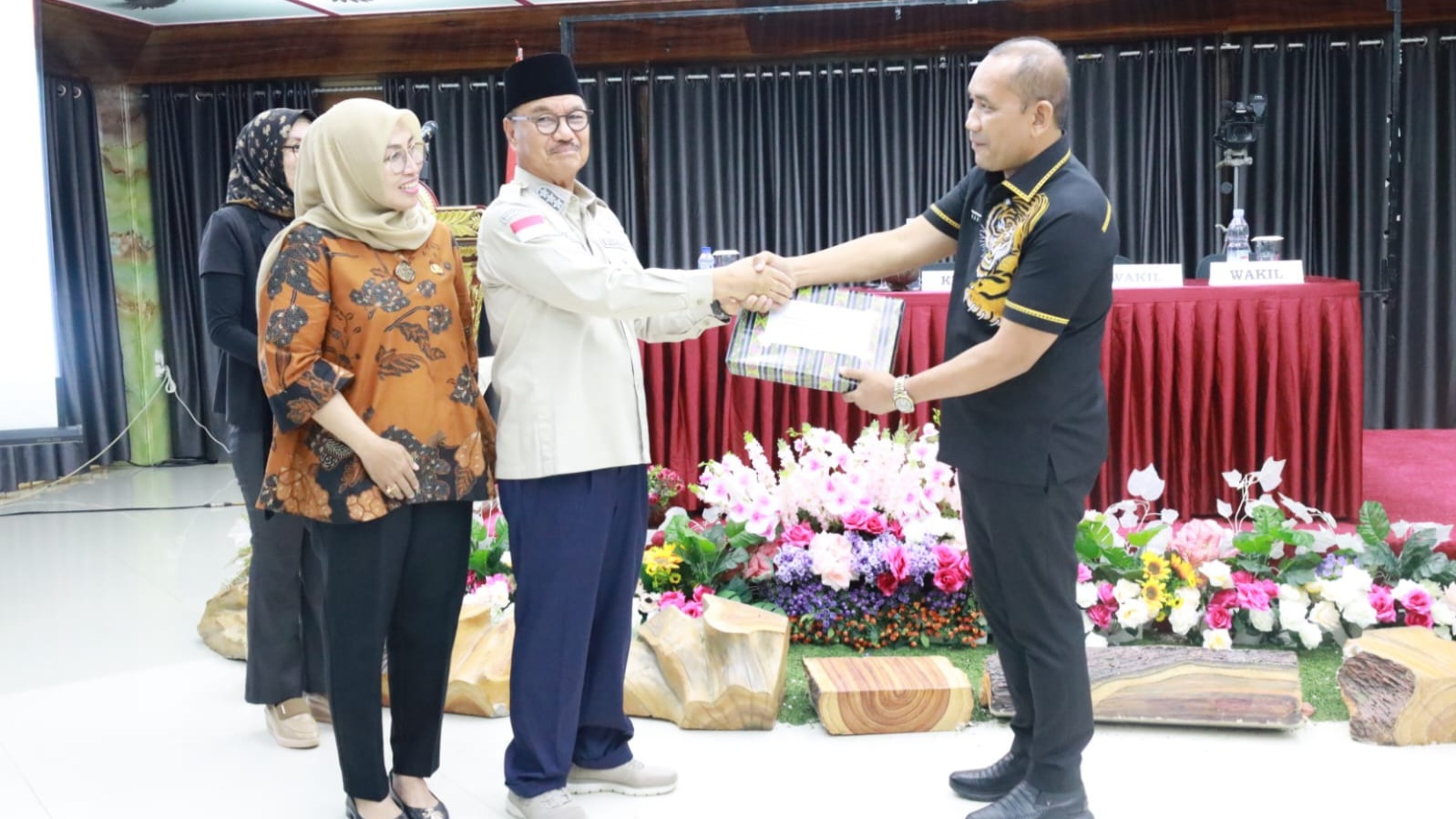 DPRD Konawe Selatan Terima RAPBD 2025