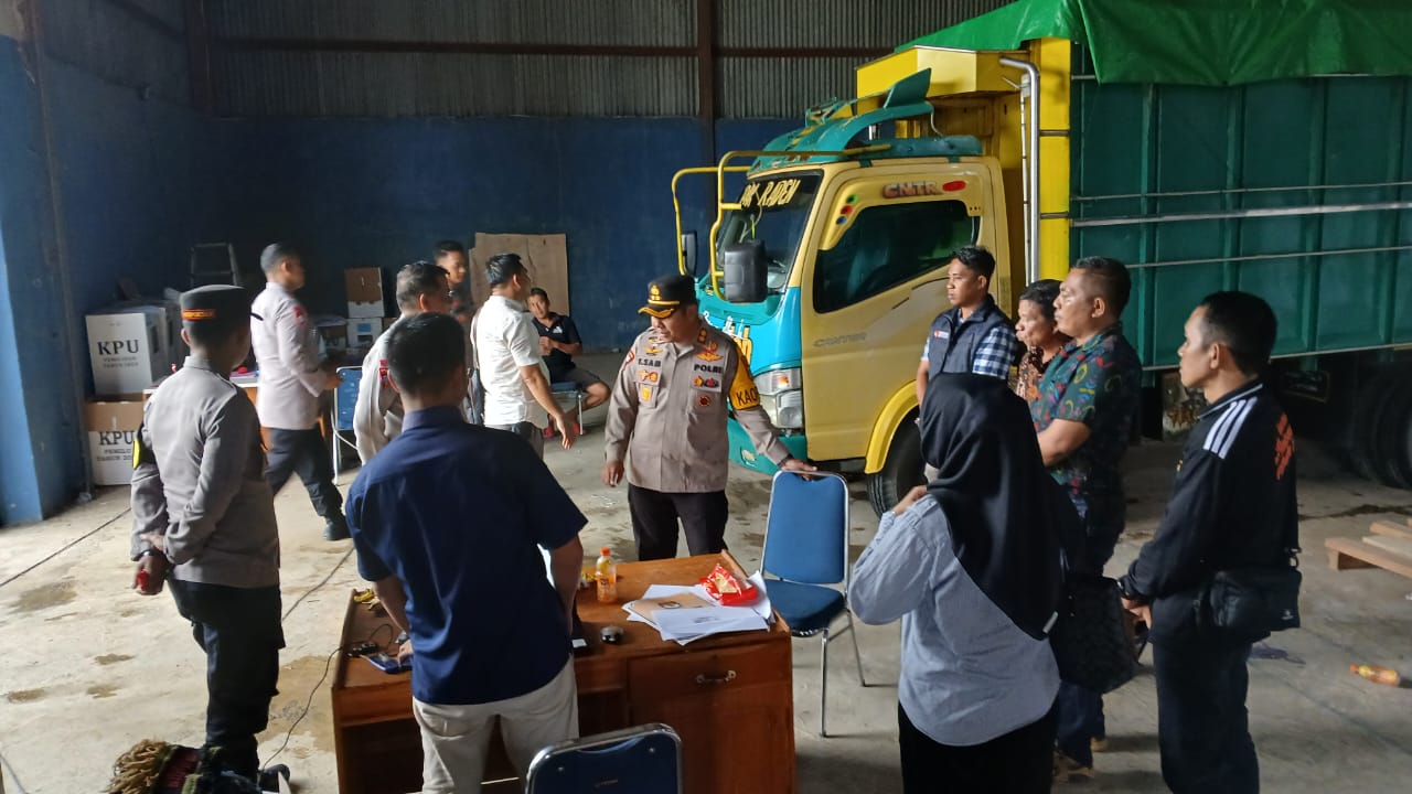 Pastikan Pengembalian Kotak Suara Pilkada 2024 Aman, Kapolres Konsel Cek Gudang Logistik
