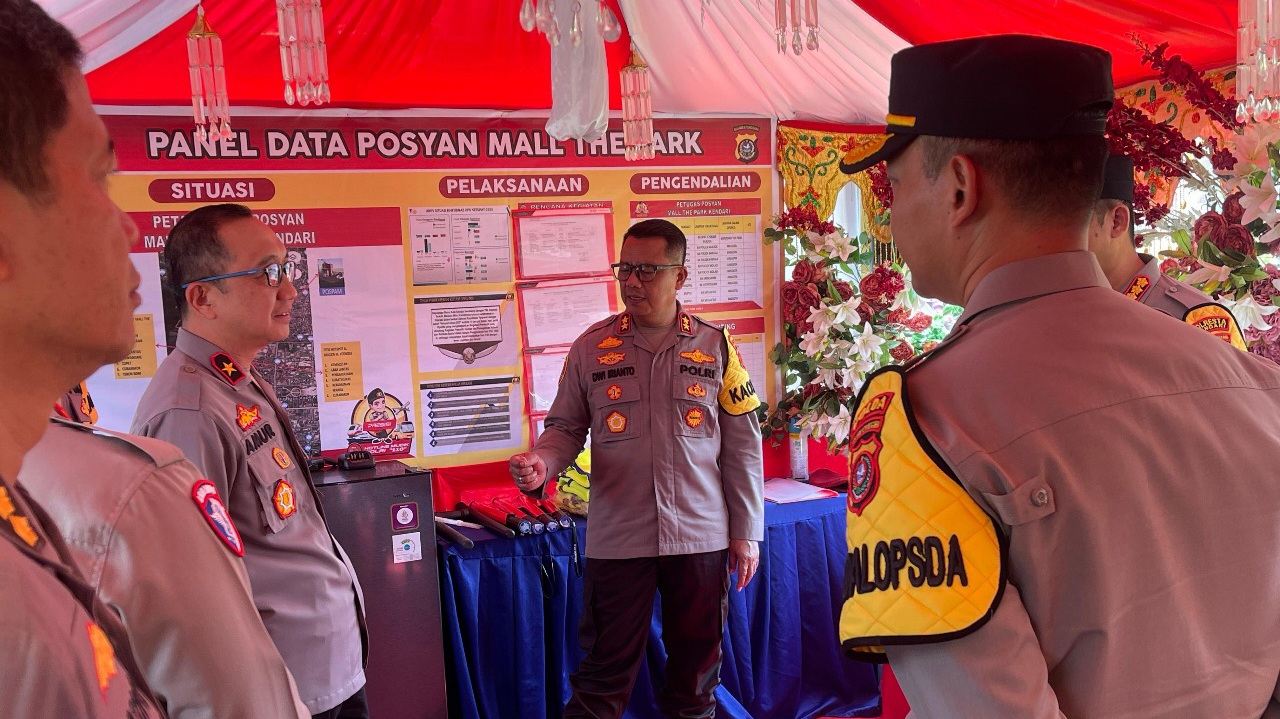 Tinjau Pos Pam Idulfitri 2025, Kapolda Sultra Arahkan Anggota Tertibkan Parkir Liar