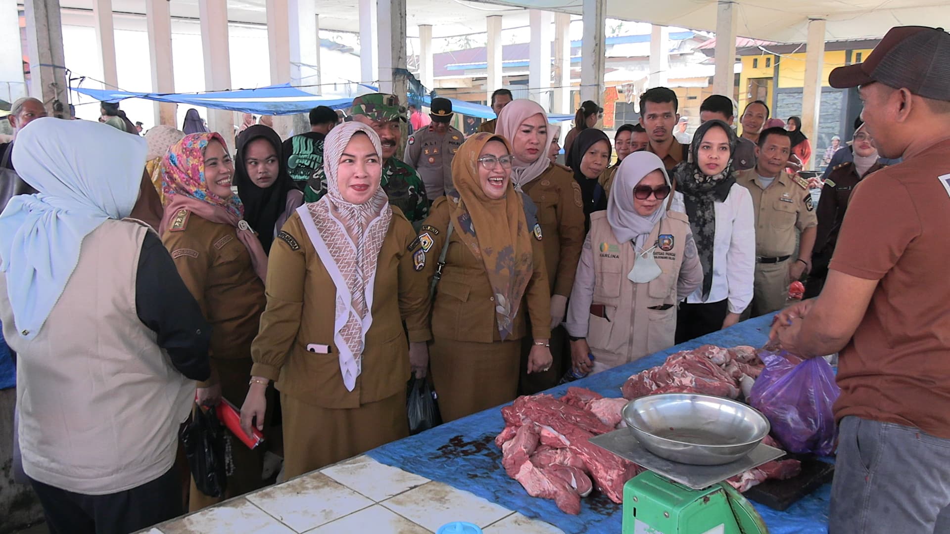 Pastikan Ketersediaan Pangan Jelang Iduladha 2025, Pemkab Konsel Sidak Harga Pangan Pasar Tradisional