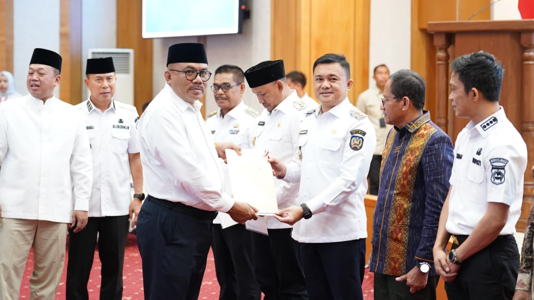 Wabup Wahyu Imran Terima Sertifikat Aset Pemda Konsel dari Menteri ATR/BPN