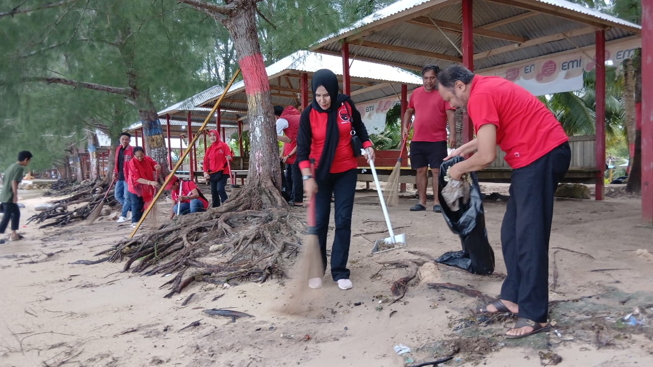 Peringati Haul Bung Karno, PDIP Sulawesi Tenggara Gelar Baksos di Beberapa Wilayah Sultra