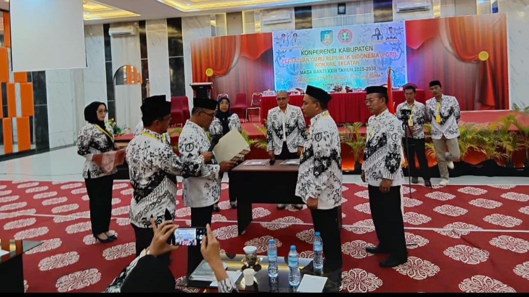 Saiful Akbar Kalenggo Terpilih Pimpin PGRI Konawe Selatan 2025-2030, Bupati Irham Kalenggo Dorong Sinergi Pendidikan