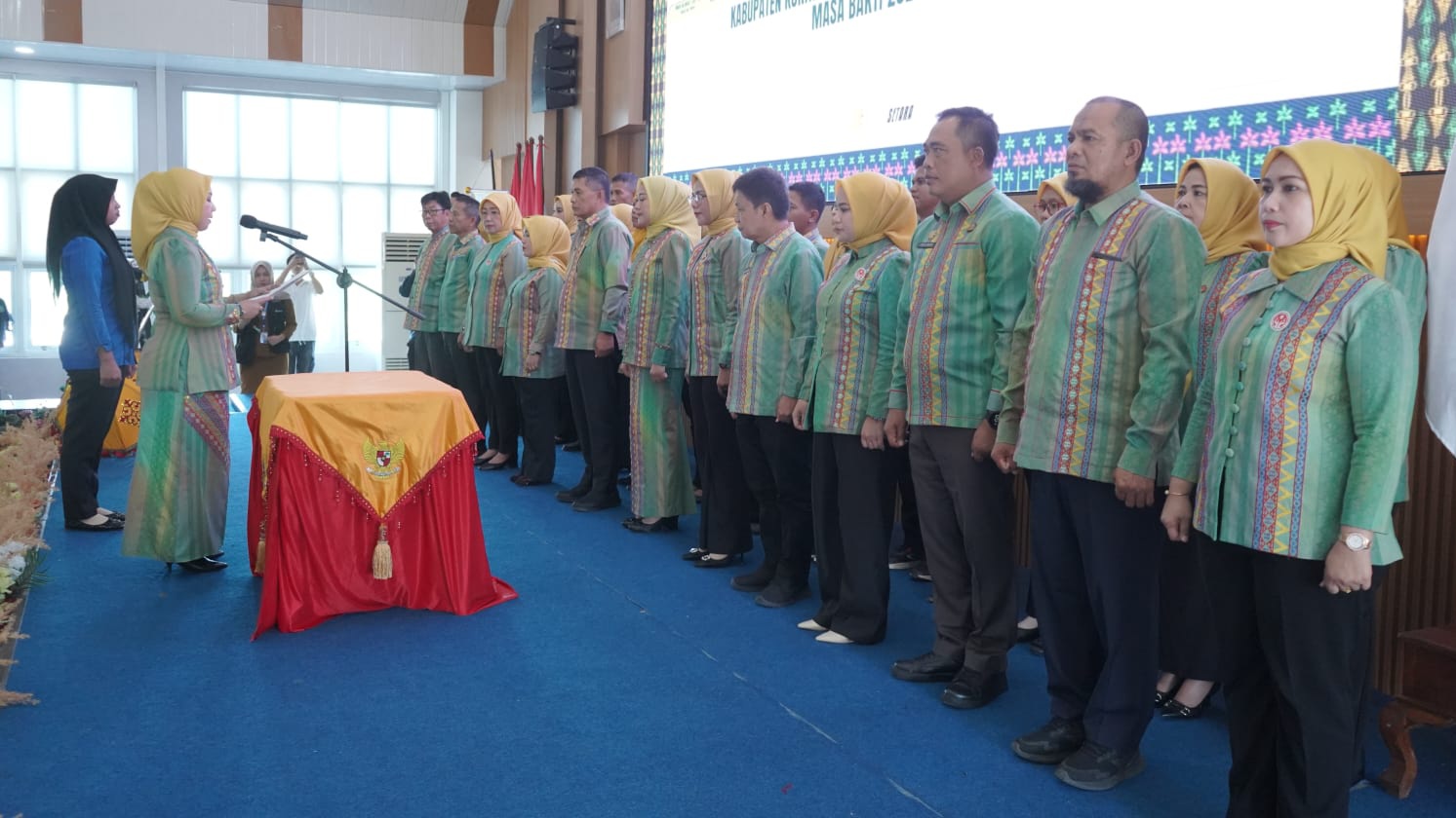 Pengurus Dekranasda Konsel 2025–2030 Dikukuhkan, Bupati Irham Harapkan Kemajuan Industri Kerajinan dan UMKM