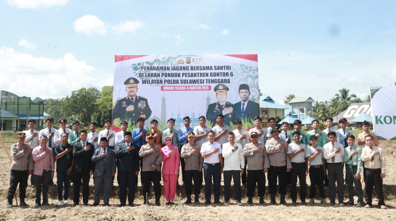 Dukung Swasembada Pangan 2025, Polres Konsel Gelar Penanaman Jagung Serentak di Pondok Pesantren Gontor