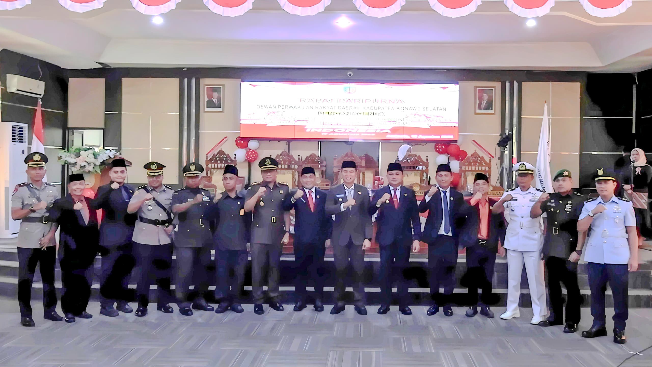 Pemda, DPRD dan Forkopimda Konsel Dengarkan Pidato Presiden Prabowo: Pastikan Rakyat tidak Jadi Korban Keserakahan Segelintir Orang