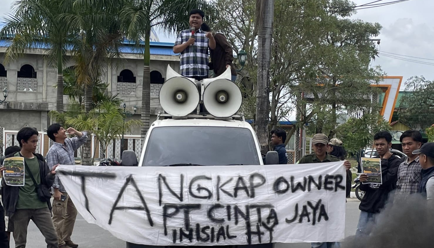 Demo di Kejati Sultra, GMA Suarakan Penahanan Direktur PT Cinta Jaya