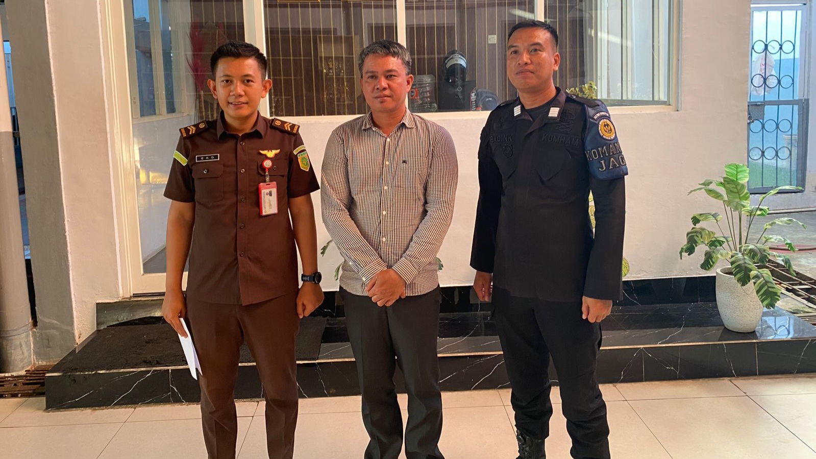 Jadi Tersangka Penggelapan Dana Kompensasi, Kades Laonti Ditahan di Rutan Kendari